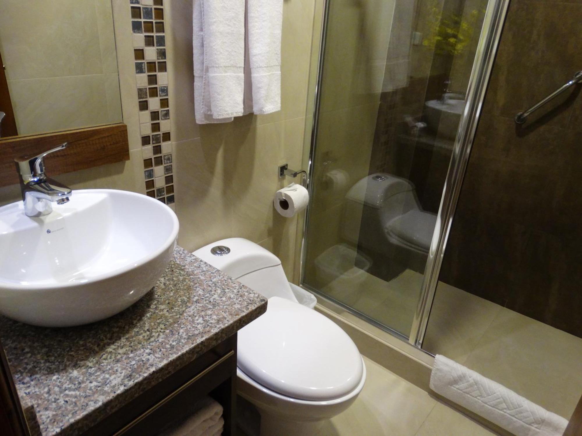 Siena Hotel Cuenca Phòng bức ảnh